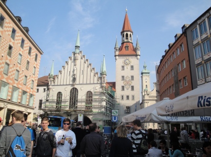Here's a view from Marienplatz!