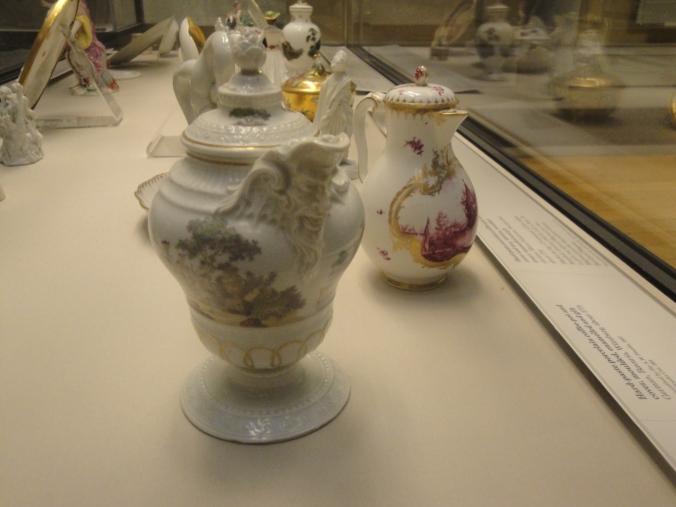 Meanwhile, I admired some teapots.